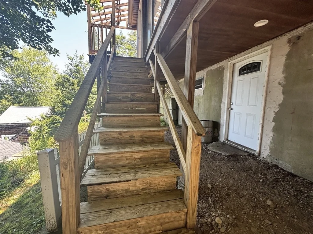 Photo of 570 Eastside Road