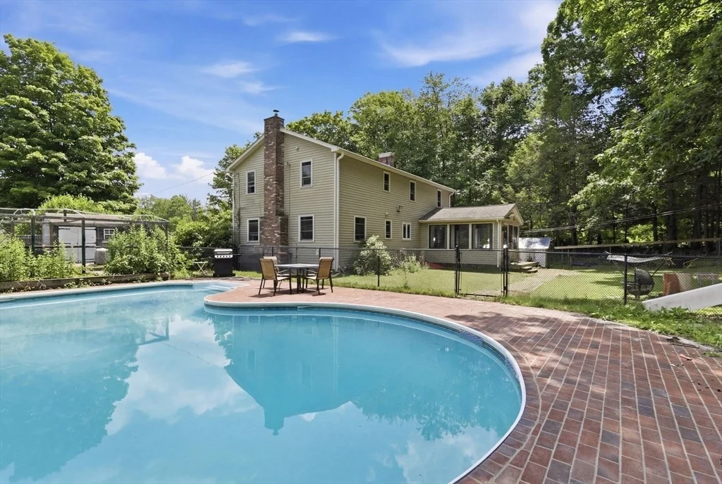 Photo of 75 Blandford Rd