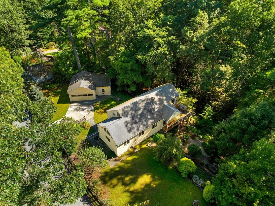 Photo of 64 Lakeside Dr