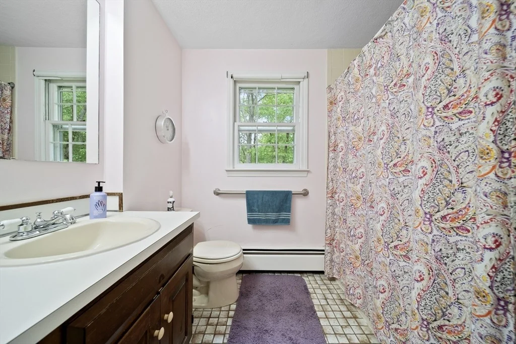 Photo of 8 Lillian Dr