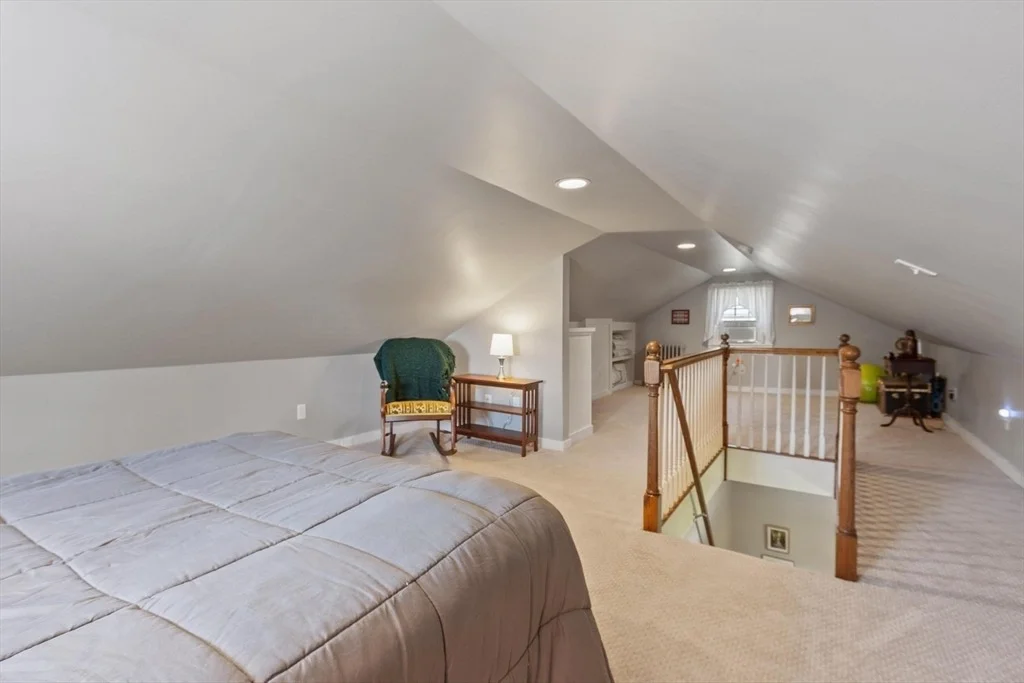 Photo of 397 Pleasant St