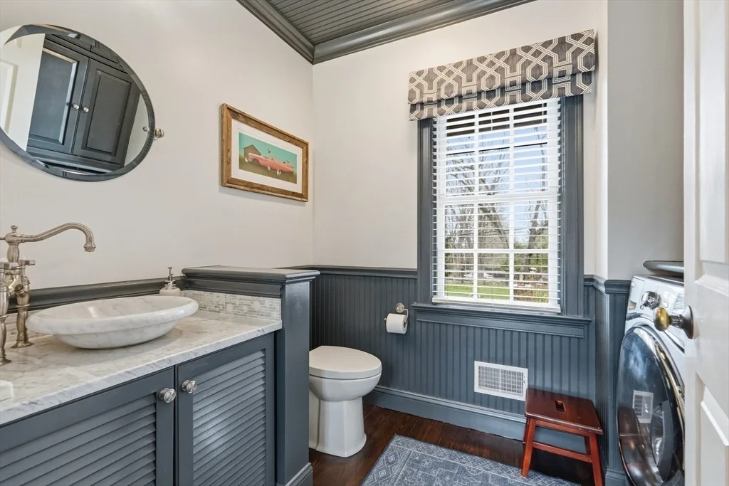 Photo of 281 Leverett Rd