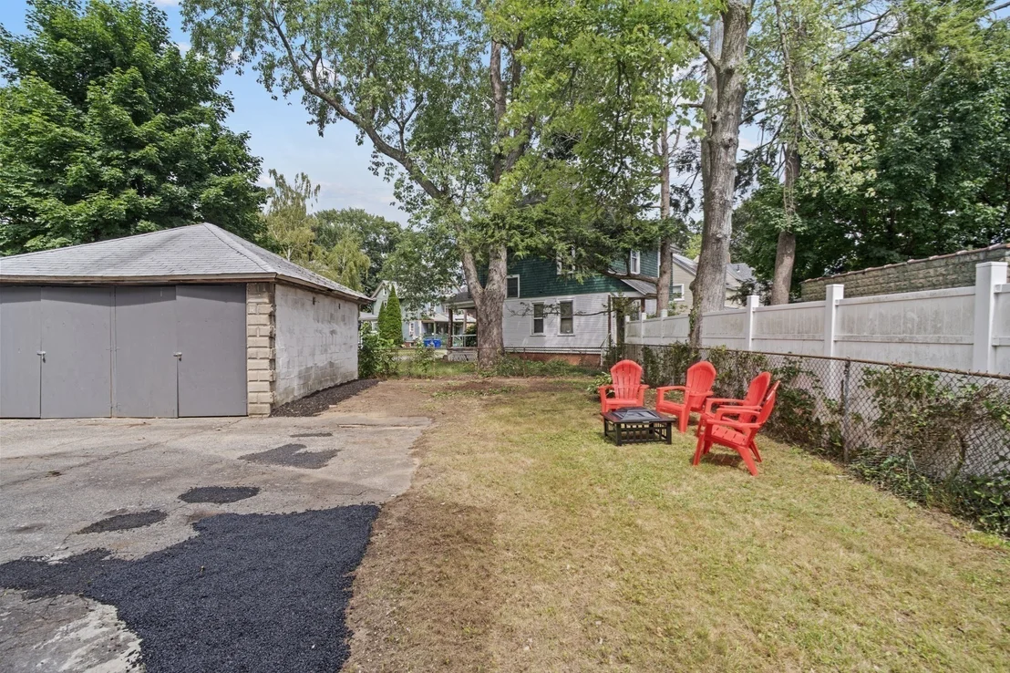 Photo of 615 White St