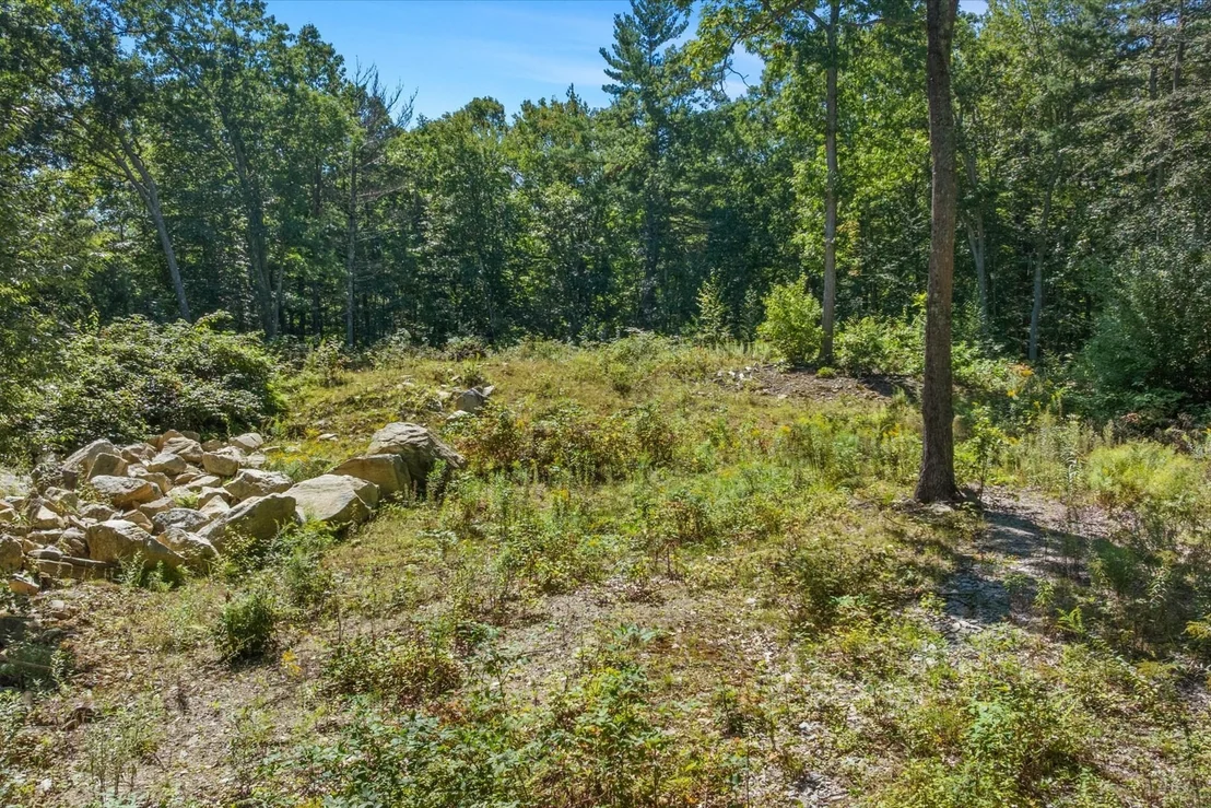 Photo of 39 Chickering Rd