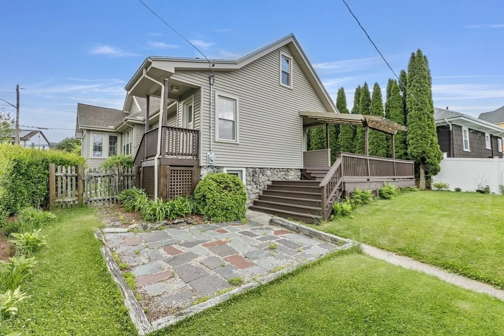 Photo of 53 Hillcroft Ave
