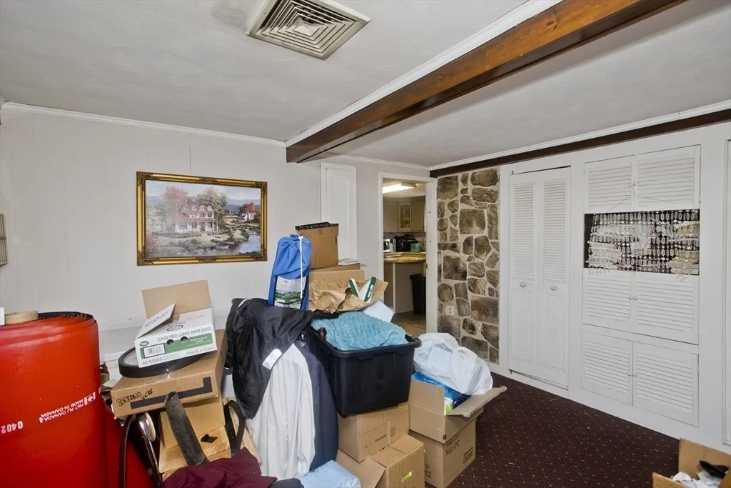 Photo of 647 Plumtree Rd