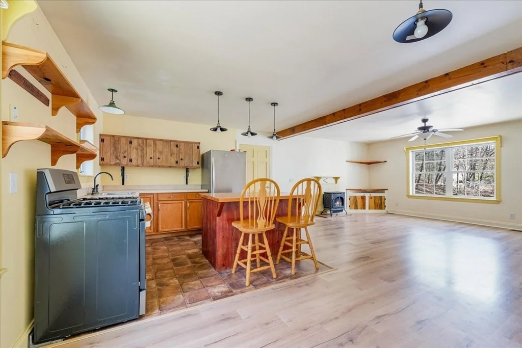 Photo of 1359 Broadway