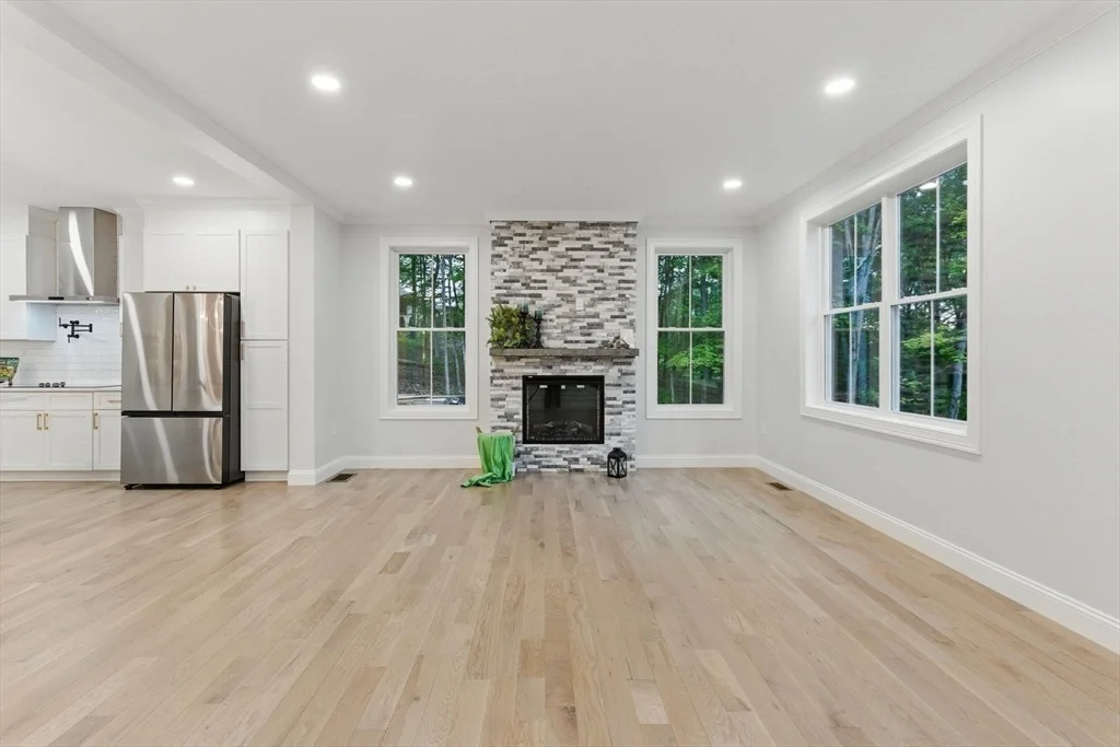 Photo of 835 West St