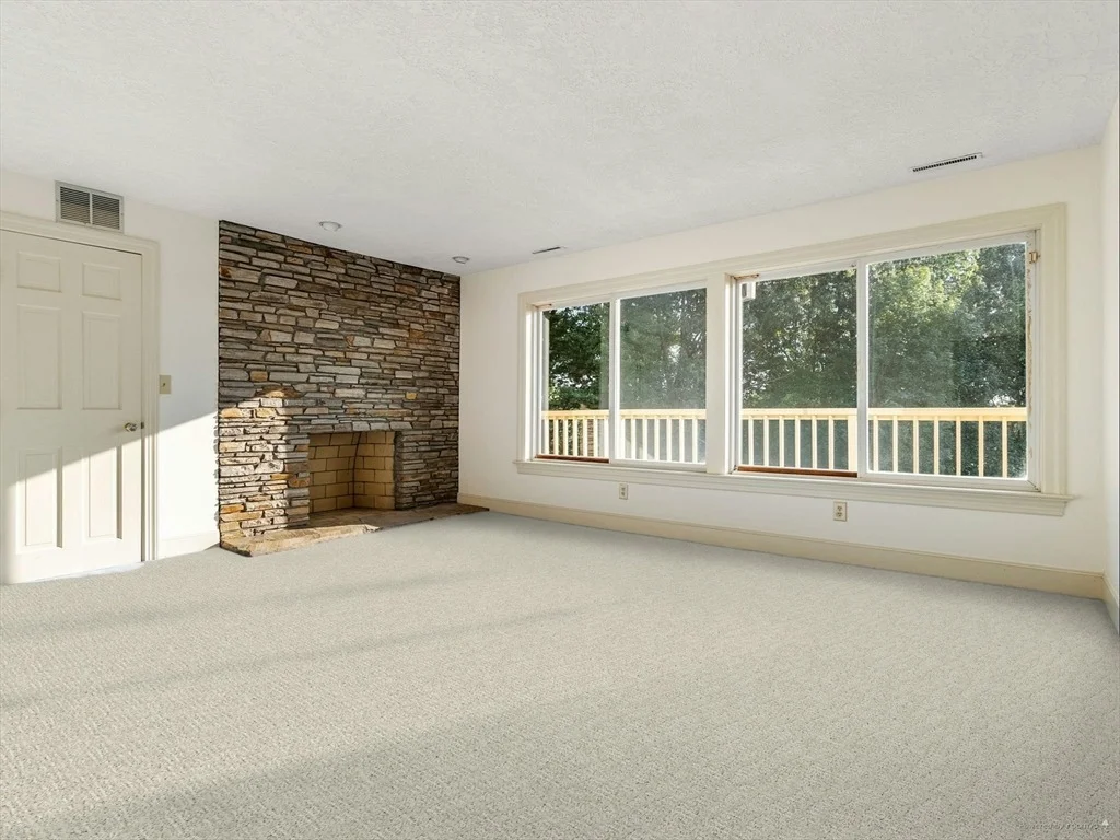 Photo of 12 Jefferson Rd