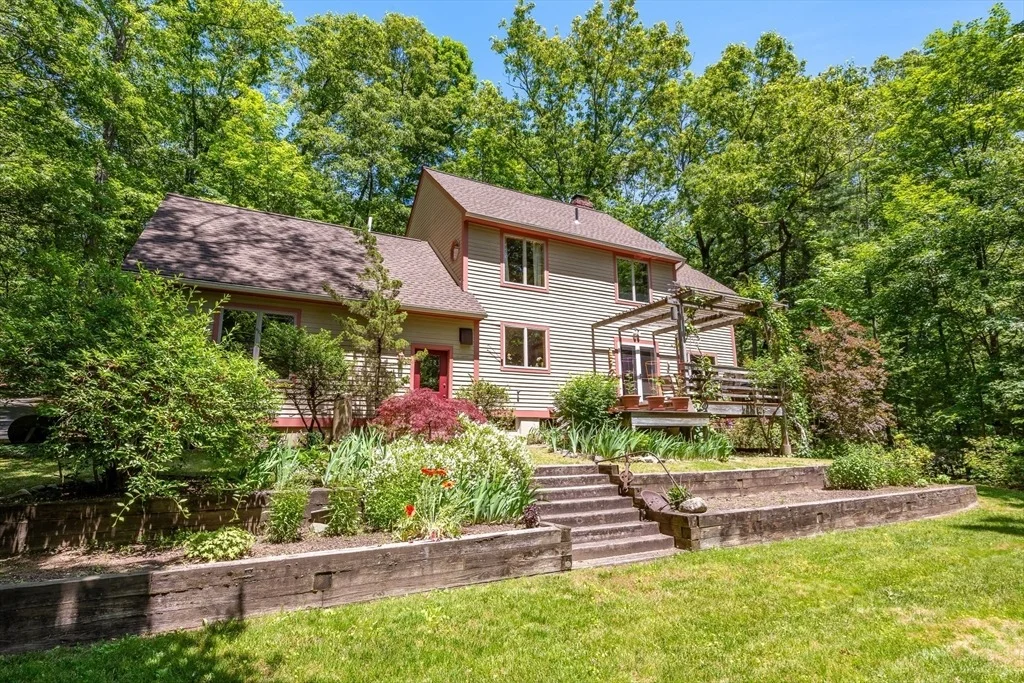 Photo of 71 Morgan Cir