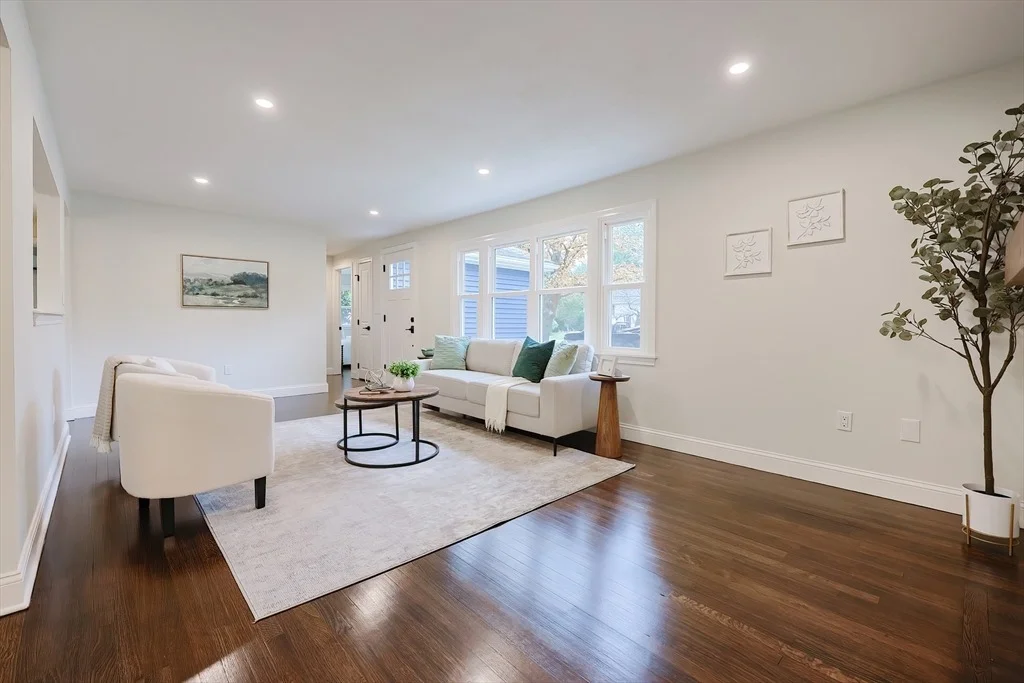 Photo of 8 Ridge Dr