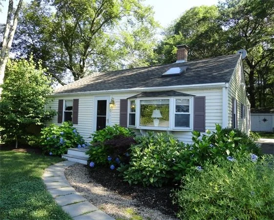 Photo of 9 Lake Dr