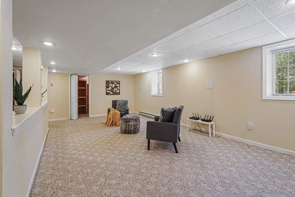 Photo of 9 Cardinal Cir