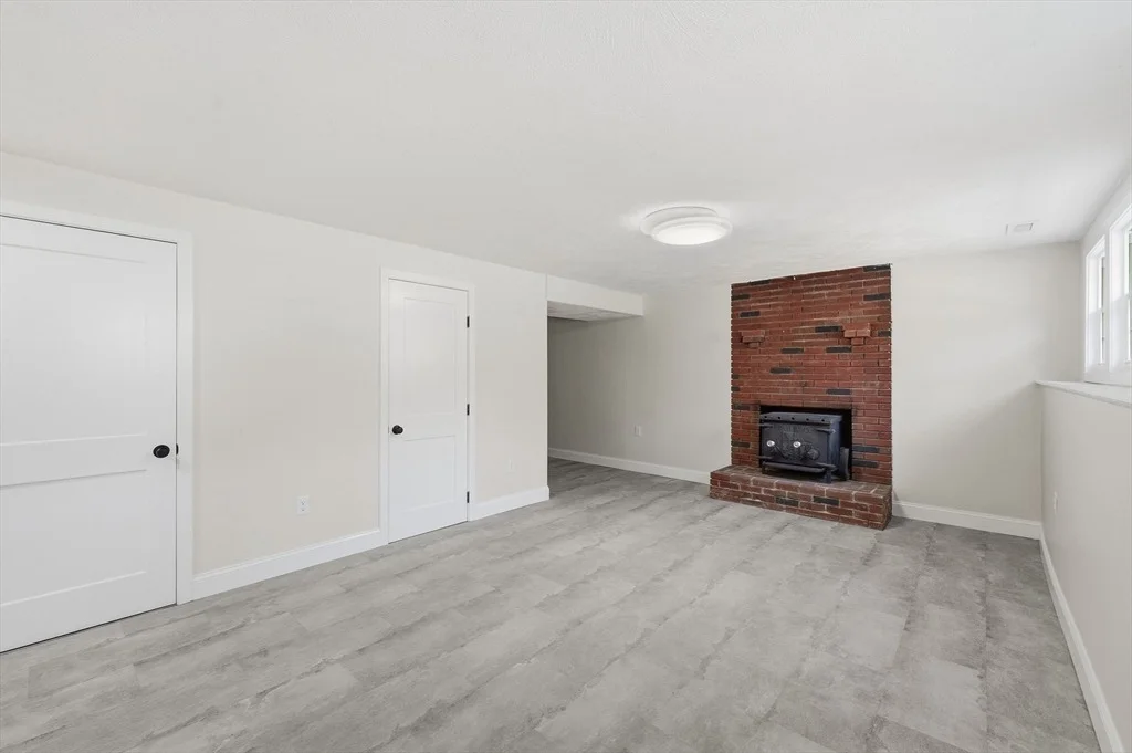Photo of 44 Wildbrook Road