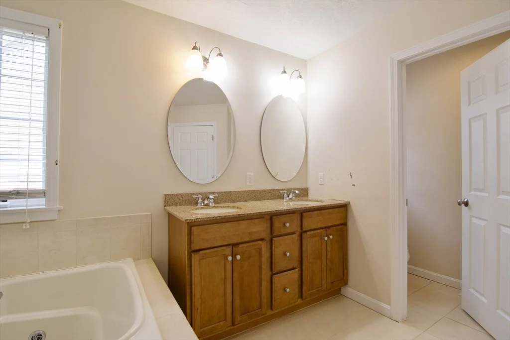 Photo of 114 Barrington Dr