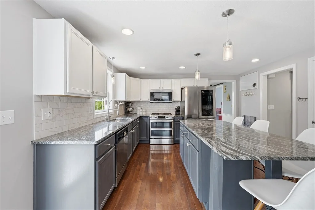 Photo of 11 Eileen Avenue