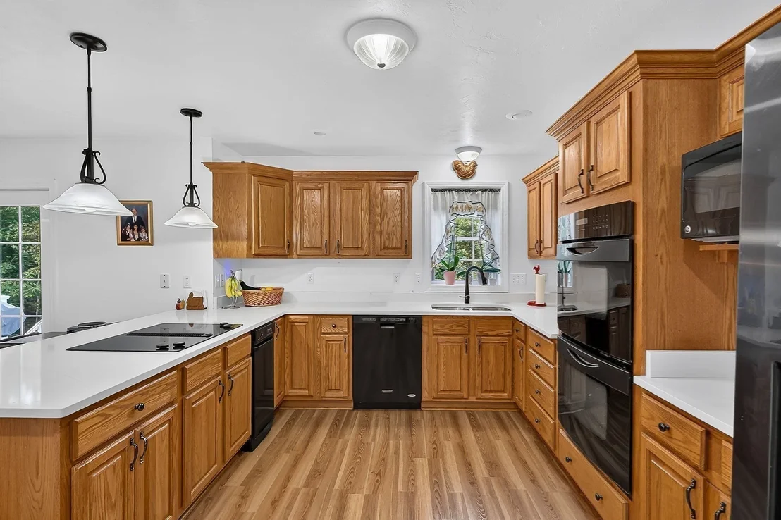 Photo of 112 Saunders St