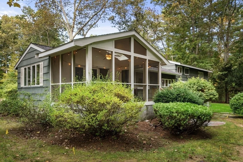 Photo of 97 Barton Dr