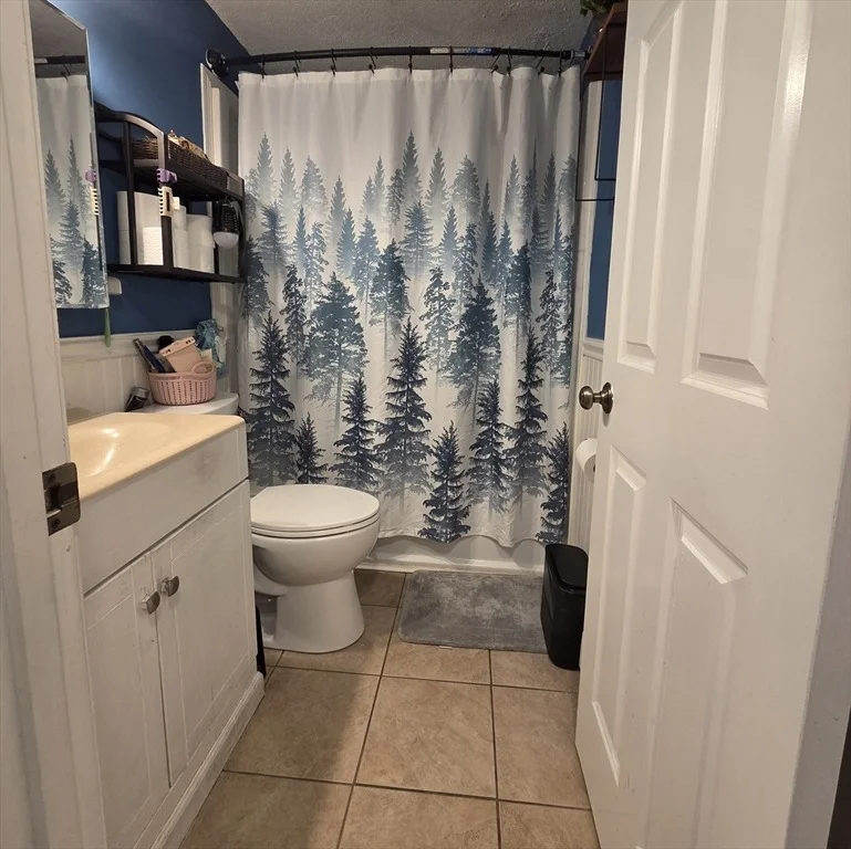 Photo of Unit B at 3 Maple Crest Cir