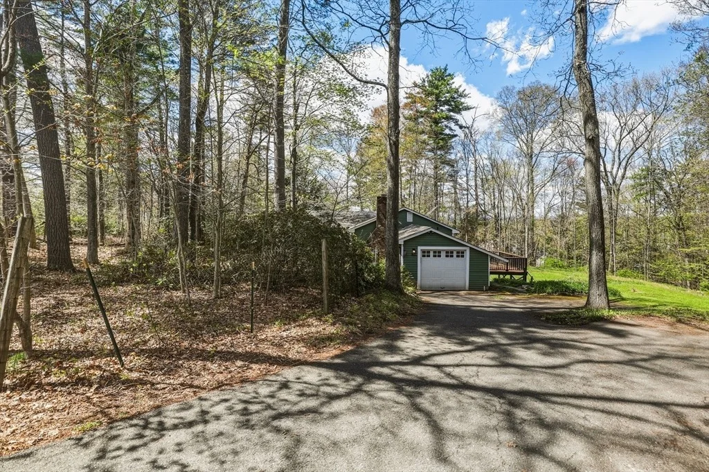 Photo of 1360 Bay Road