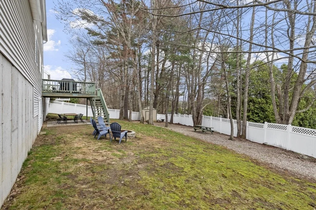 Photo of 19 Fieldstone Dr