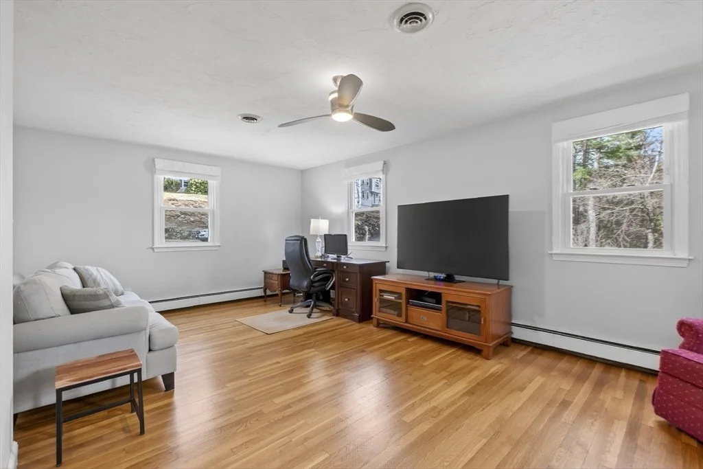 Photo of 16 Eastmount Road