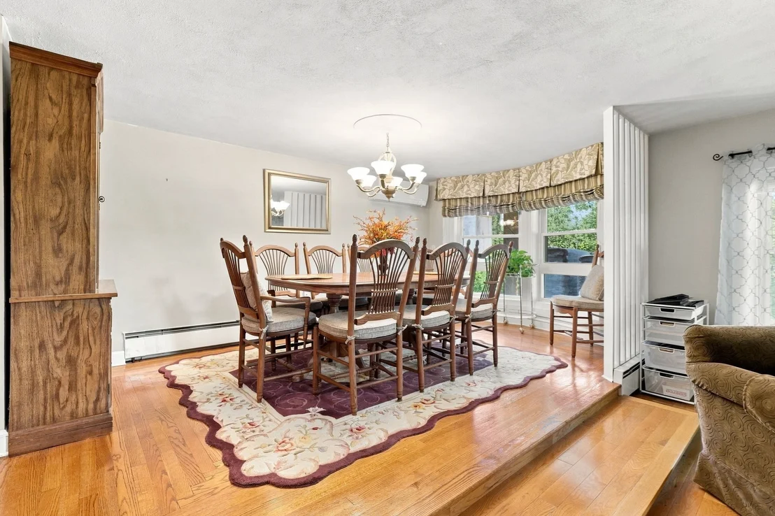 Photo of 6 Ragged Hill Rd