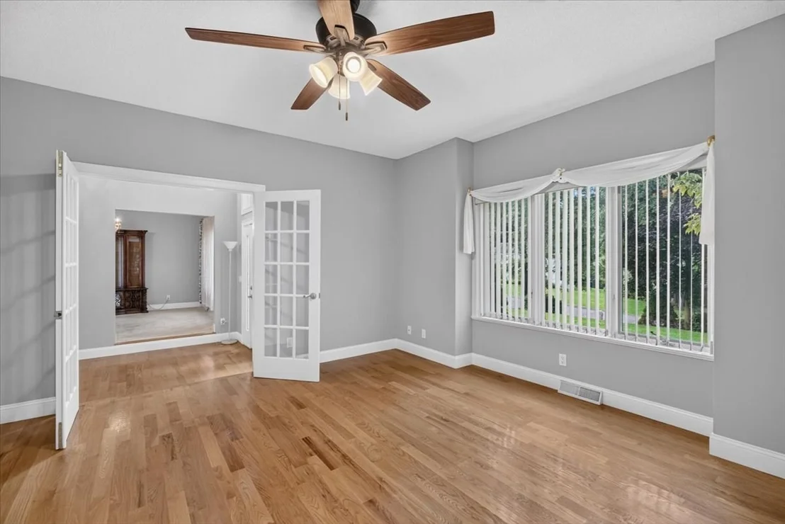 Photo of 31 Hillcrest Cir