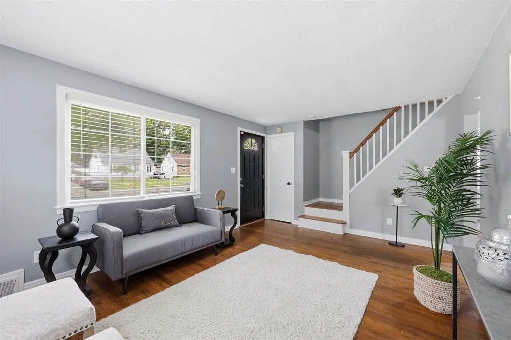Photo of 111 Breckwood Blvd