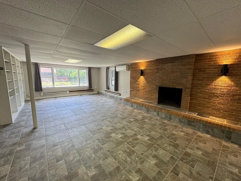Photo of 12 Dike Dr