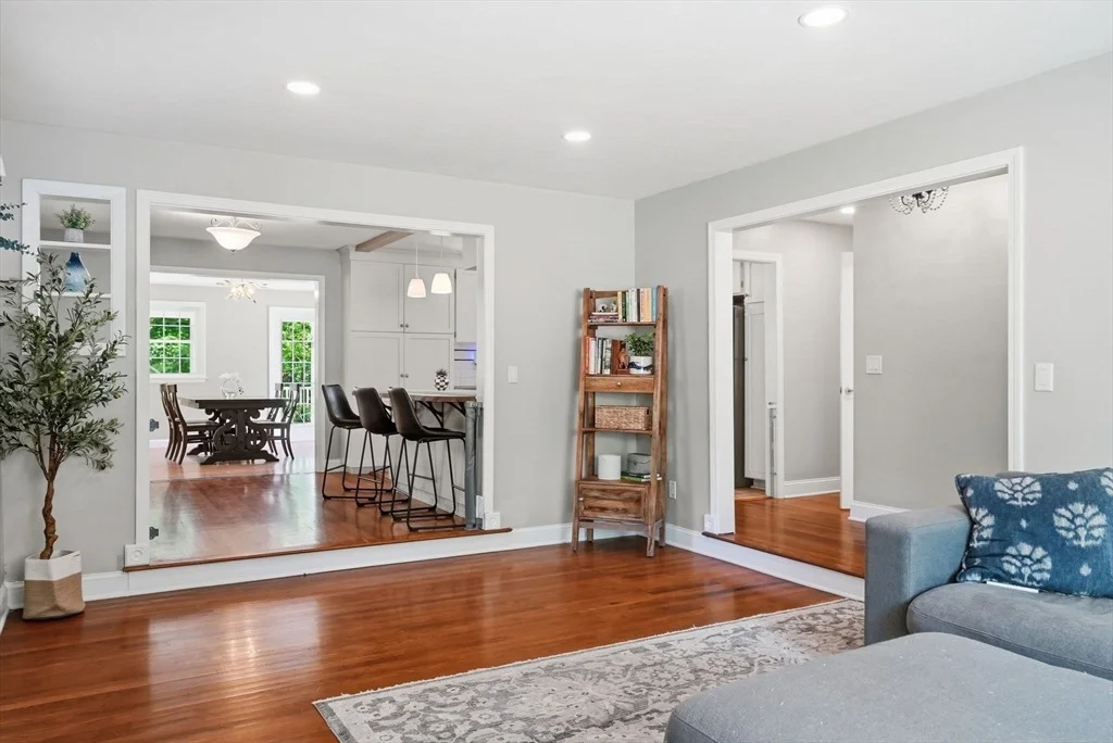 Photo of 5 Stanford Dr