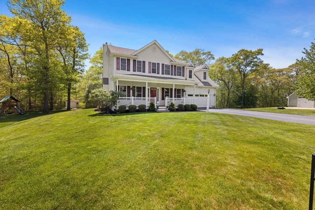 Photo of 243 Cottrell Rd