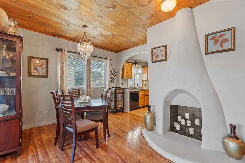 Photo of 469 Lake Ave