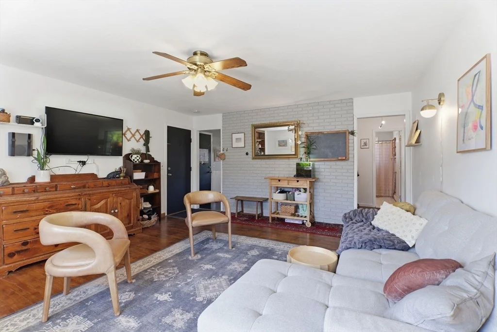 Photo of Unit C at 68 Colonial Cir