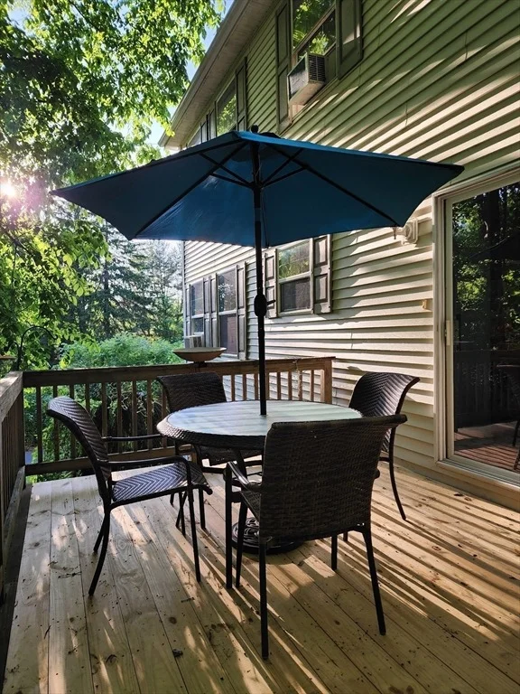 Photo of 497 Riverside Dr