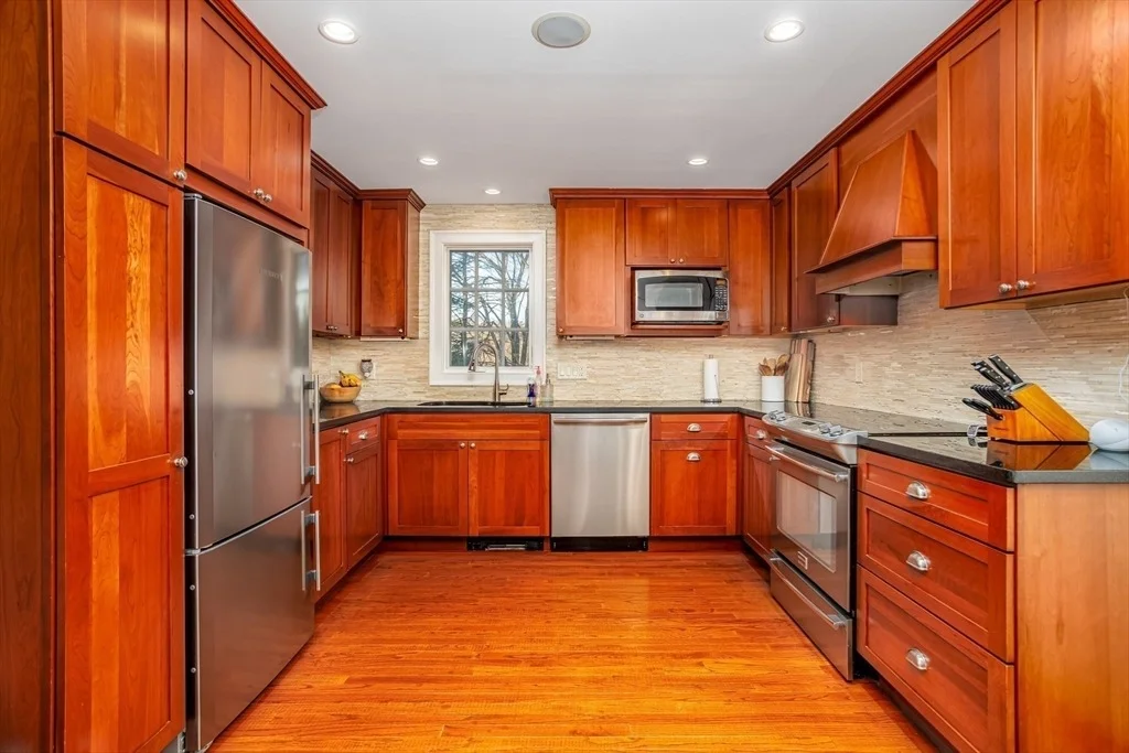 Photo of 238 Mill St Ext