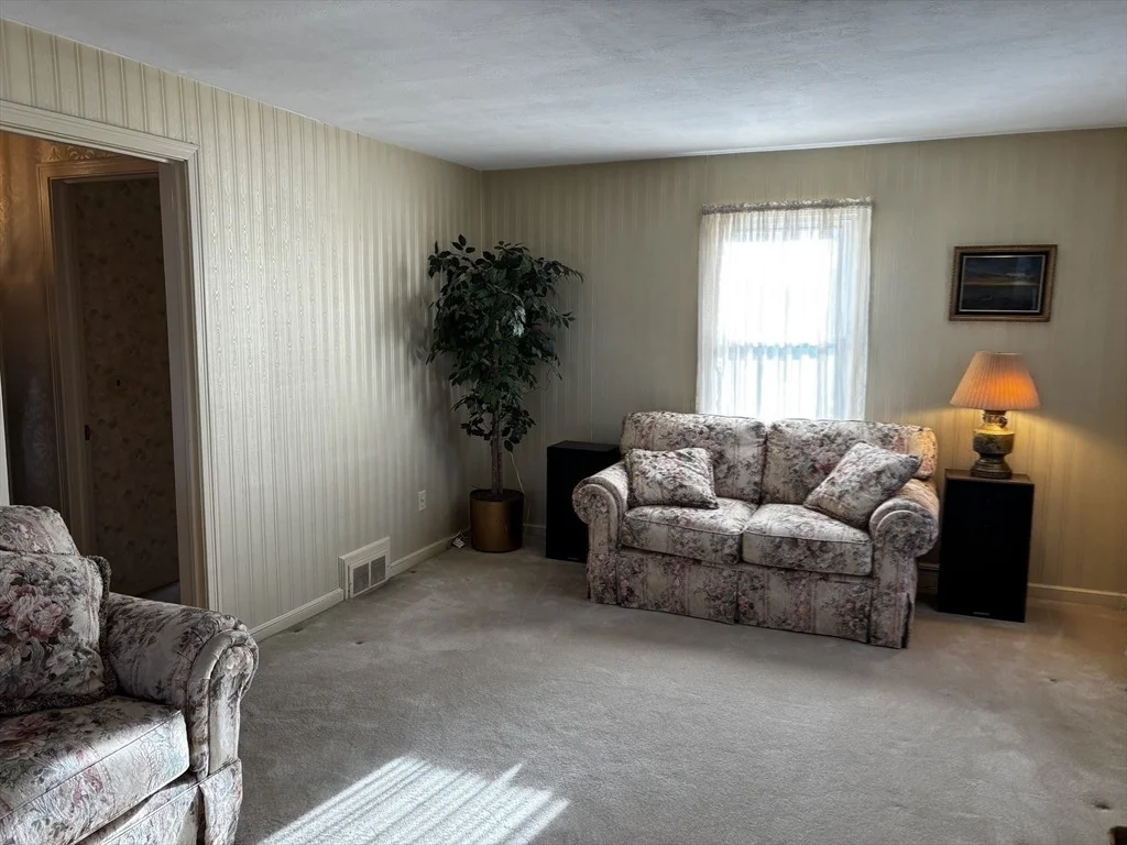 Photo of 19 Dorwin Dr