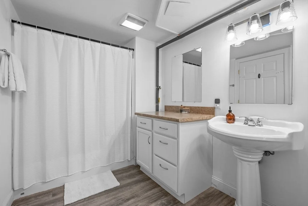 Photo of 35 Bayshore Dr