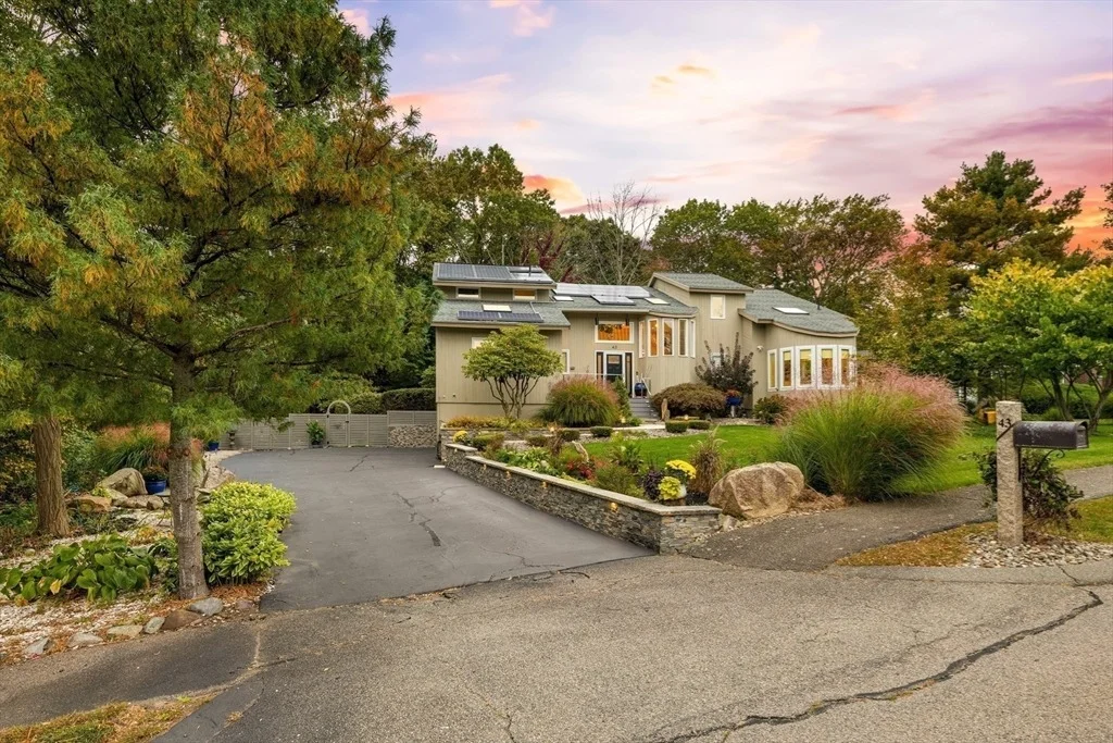 Photo of 43 Ledgebrook Avenue