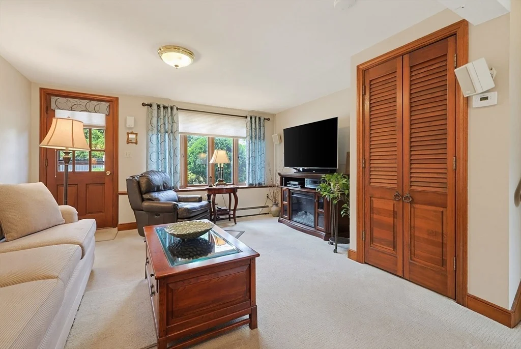 Photo of 3 Suffolk Dr