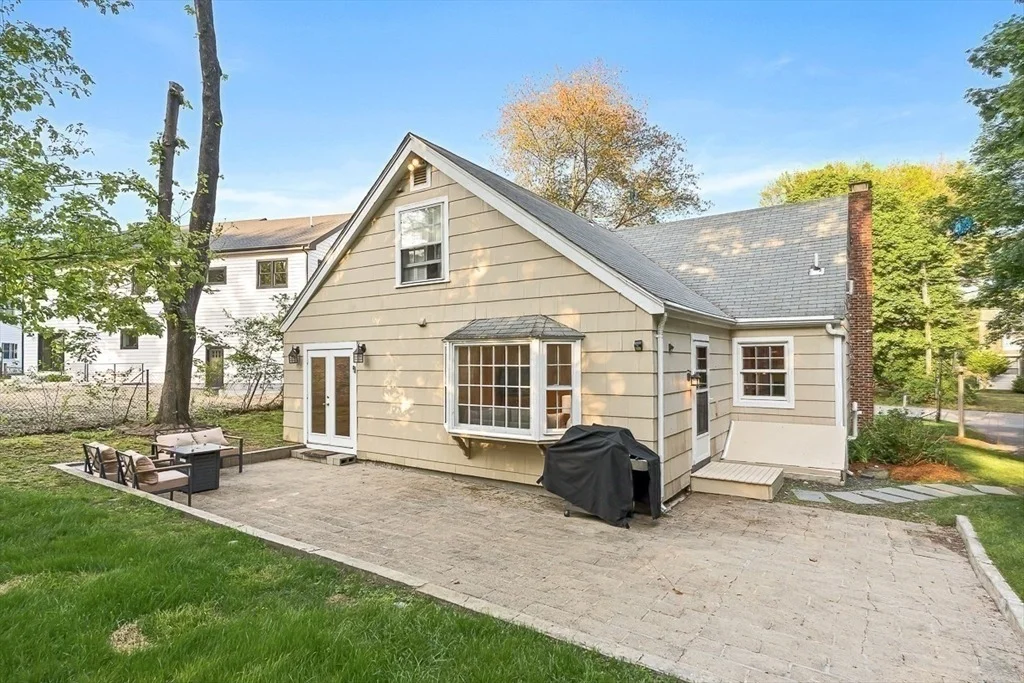 Photo of 7 Haven Ln