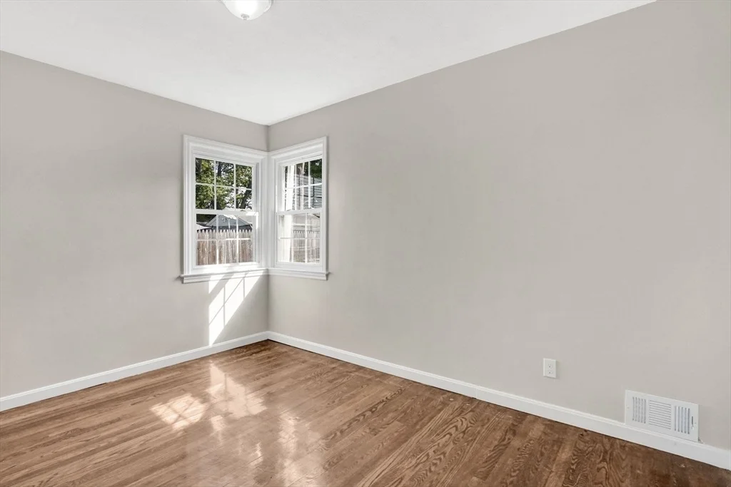 Photo of 55 Pheland St