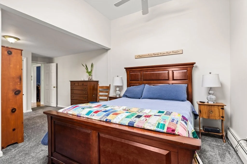 Photo of 905 Riverside Dr