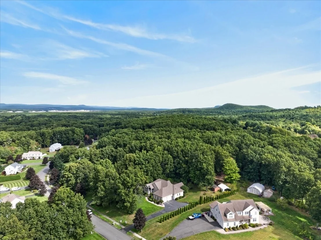 Photo of 31 Hillcrest Cir