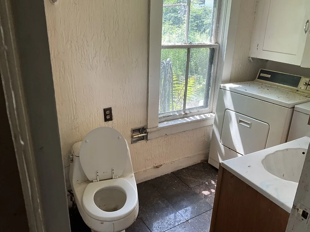 Photo of 640 Mammoth Rd