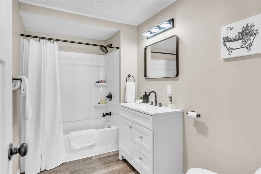 Photo of 3264 Boston Road