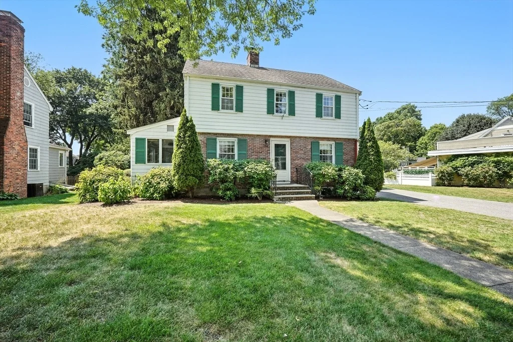 Photo of 40 Fairway Drive