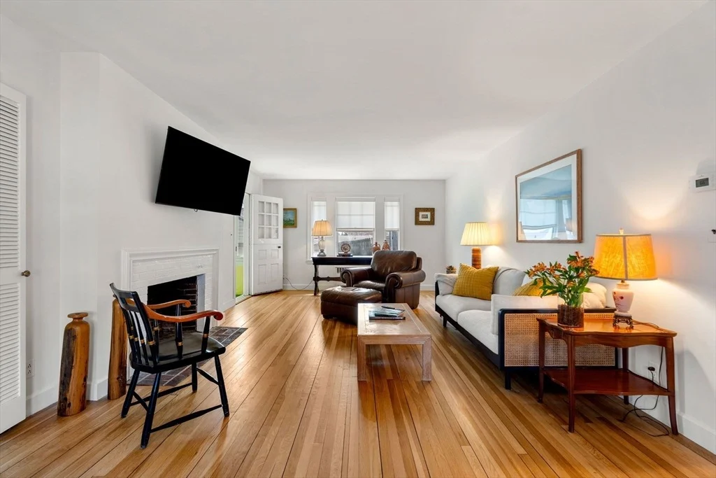 Photo of 15 Preston Beach Rd