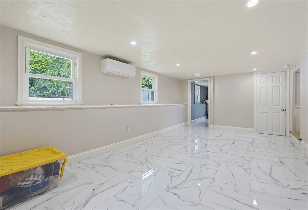 Photo of 14 Lewis Rd