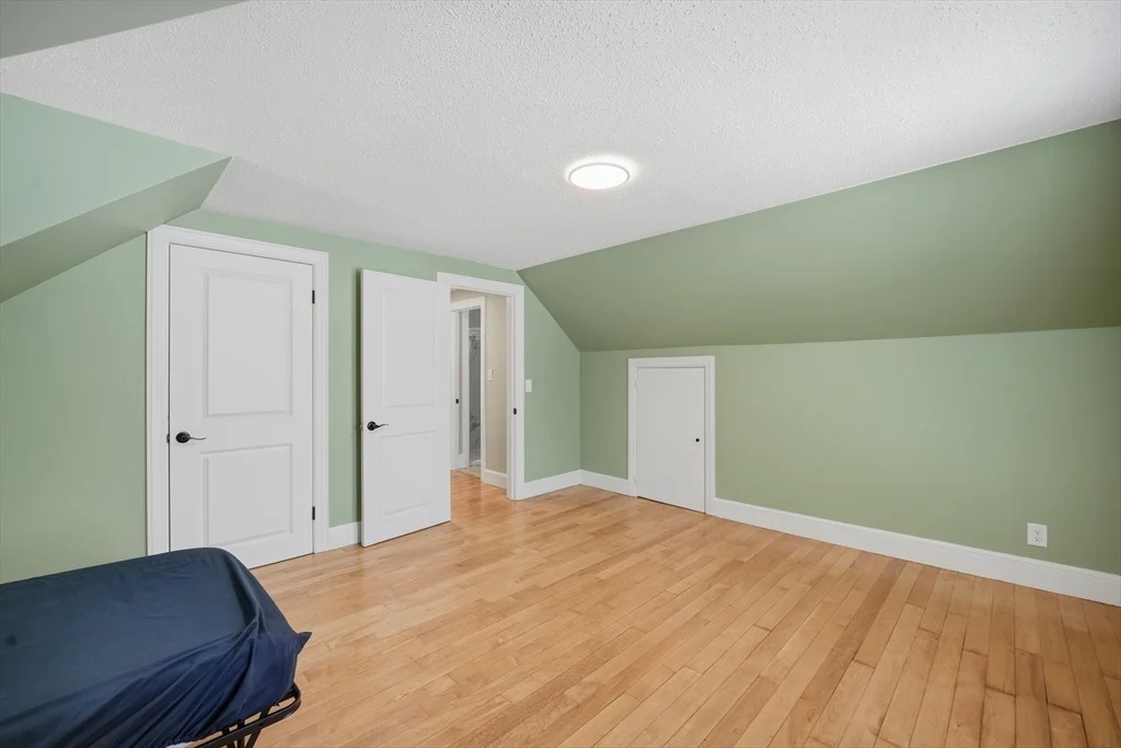 Photo of 3076 Boston Rd